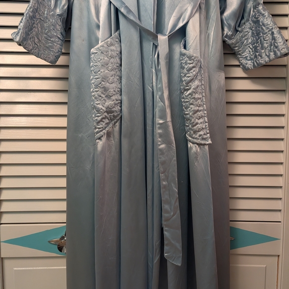 1950 Blue Women's Satin Robe - Picture 7 of 10